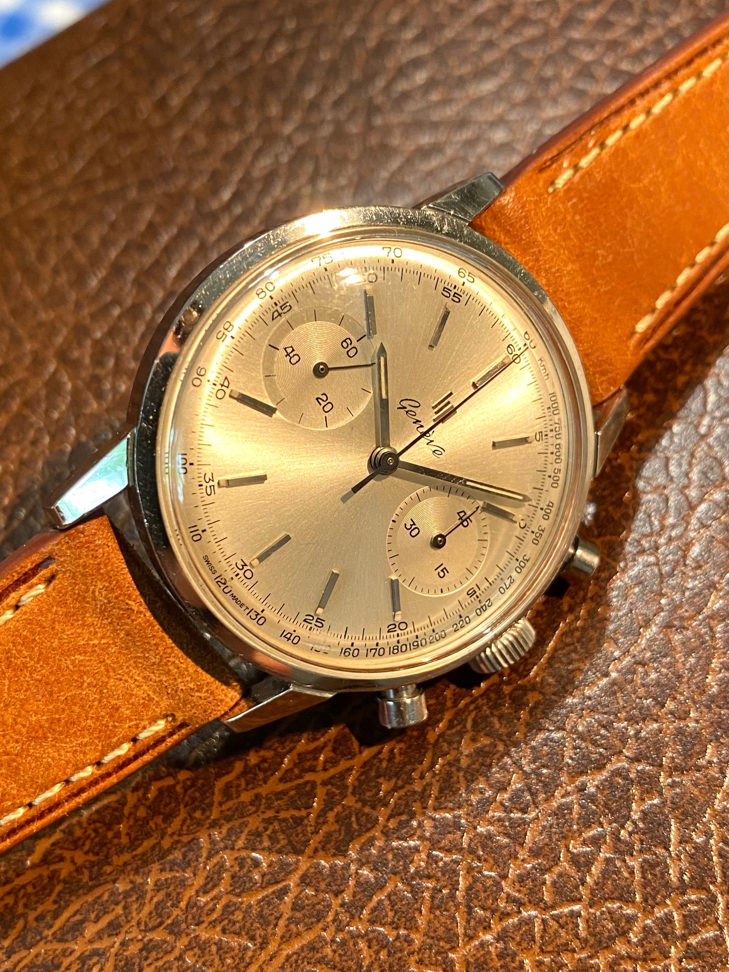 LIP Genève Chronograph + Boîte - Montre Vintage Mécanique RCH830 Venus188 Acier Monobloc 1960