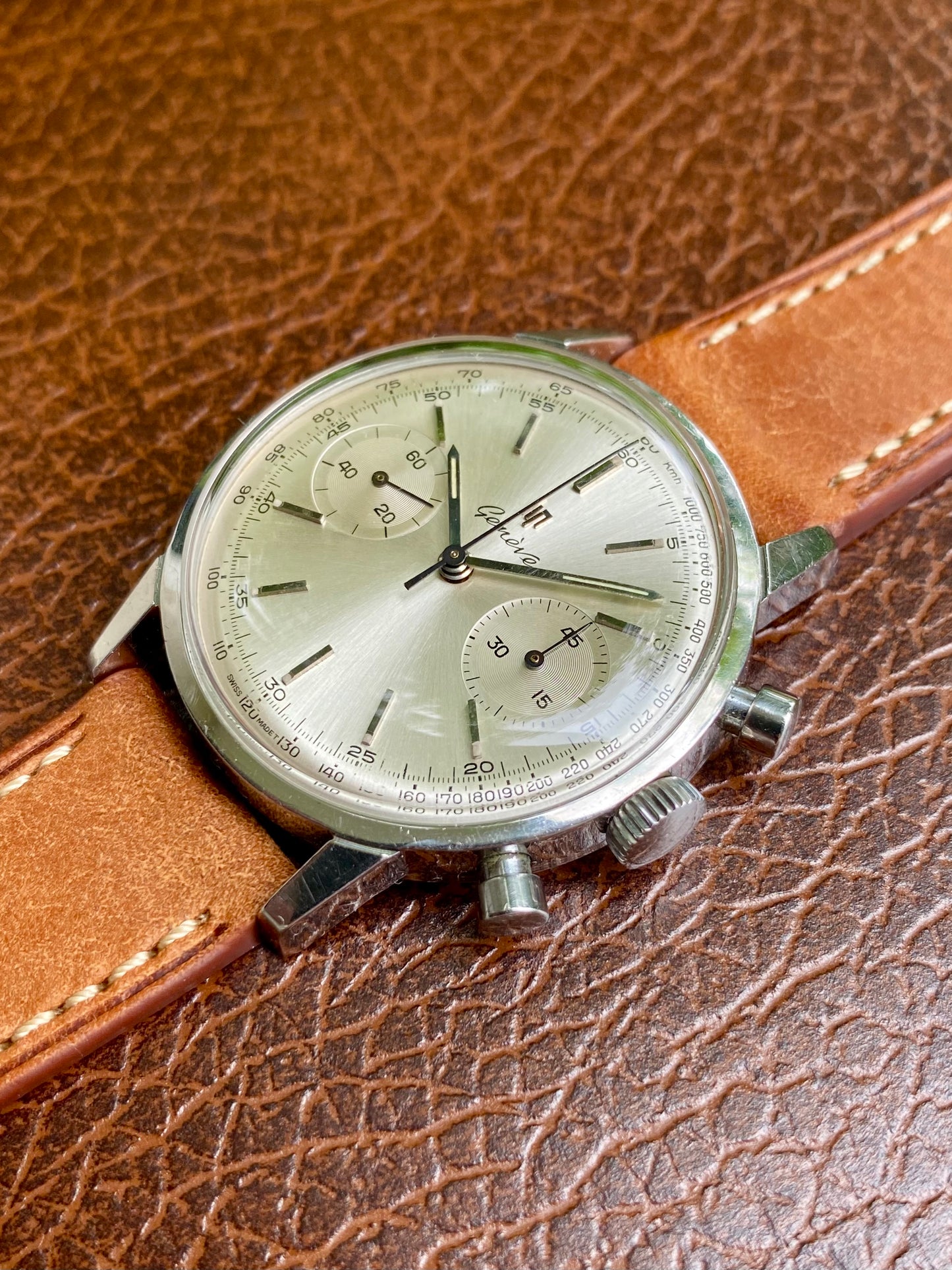 LIP Genève Chronograph + Boîte - Montre Vintage Mécanique RCH830 Venus188 Acier Monobloc 1960