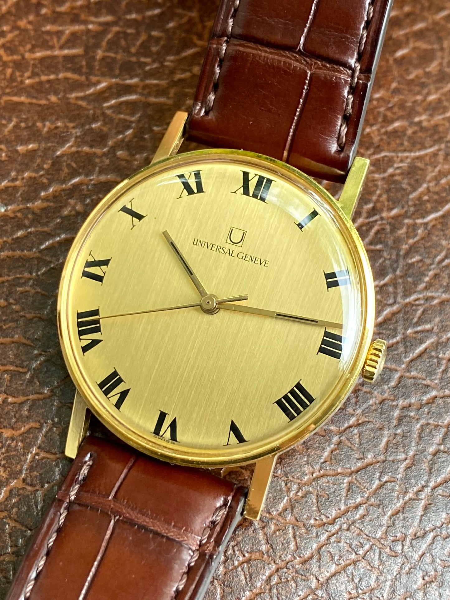 Universal Genève en Or Jaune 18k, 750/1000 Montre Vintage Mécanique Cal.56 1960