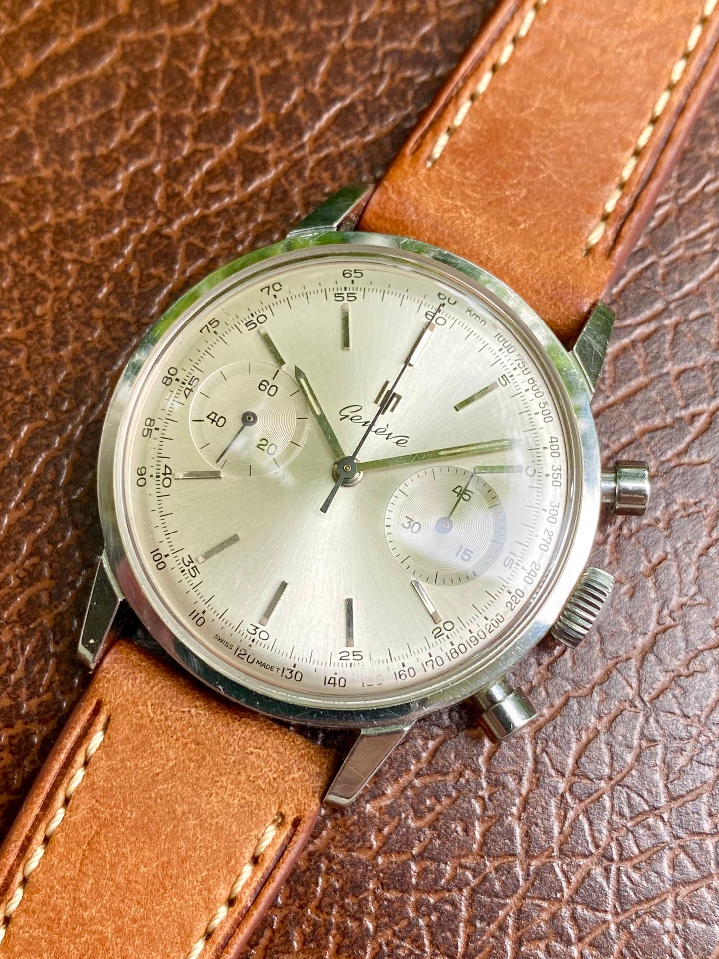 LIP Genève Chronograph + Boîte - Montre Vintage Mécanique RCH830 Venus188 Acier Monobloc 1960