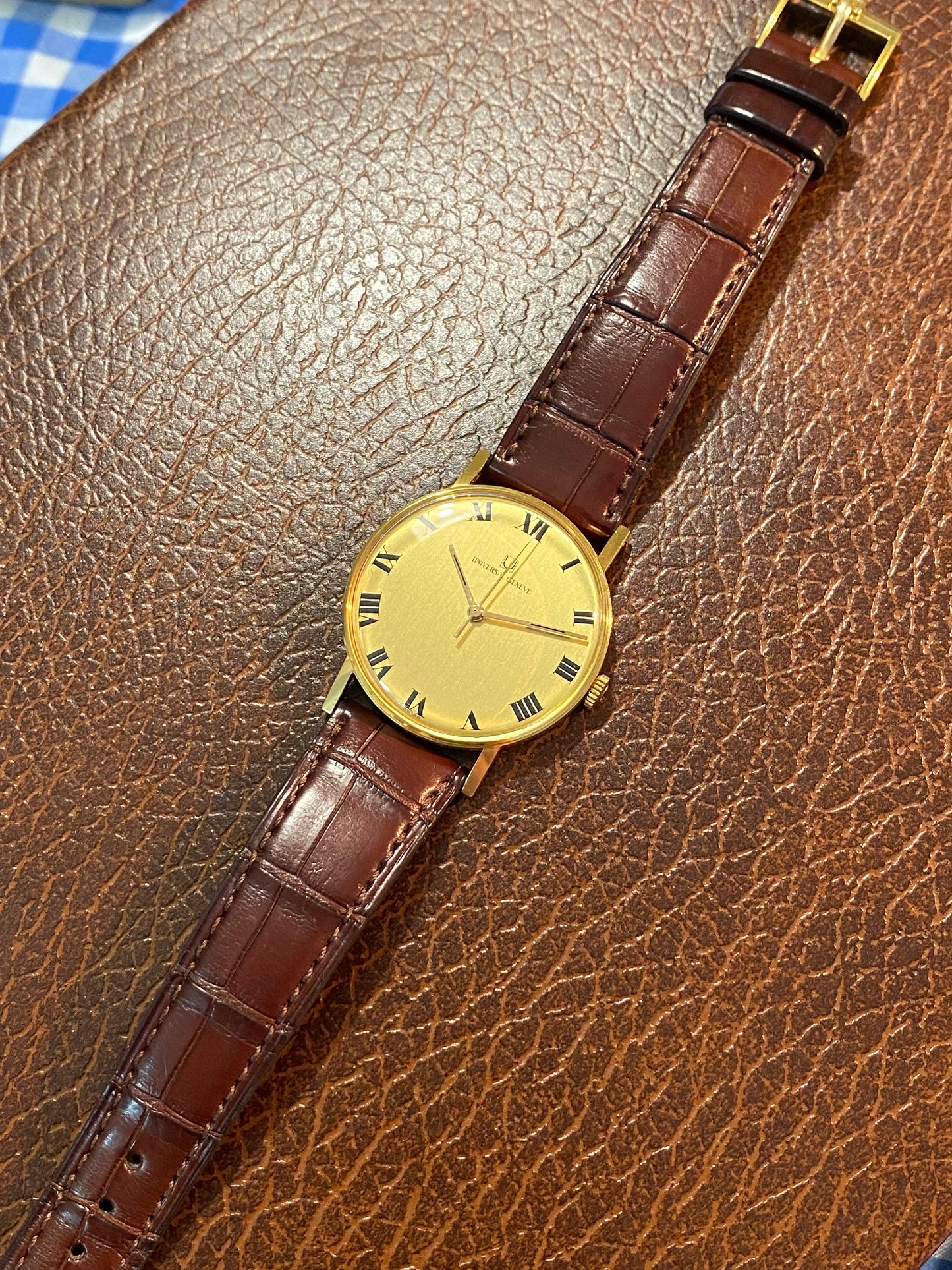 Universal Genève en Or Jaune 18k, 750/1000 Montre Vintage Mécanique Cal.56 1960