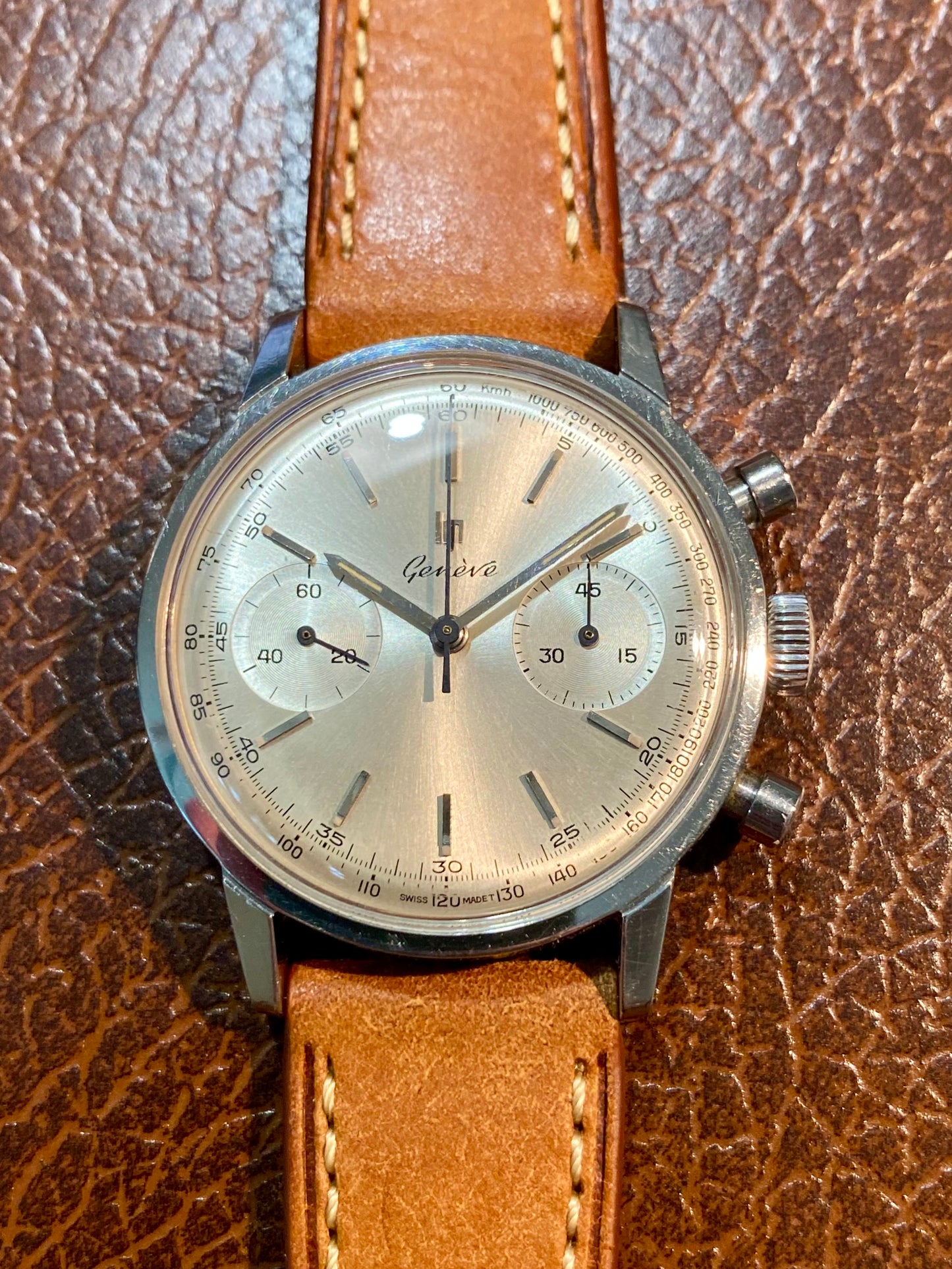 LIP Genève Chronograph + Boîte - Montre Vintage Mécanique RCH830 Venus188 Acier Monobloc 1960