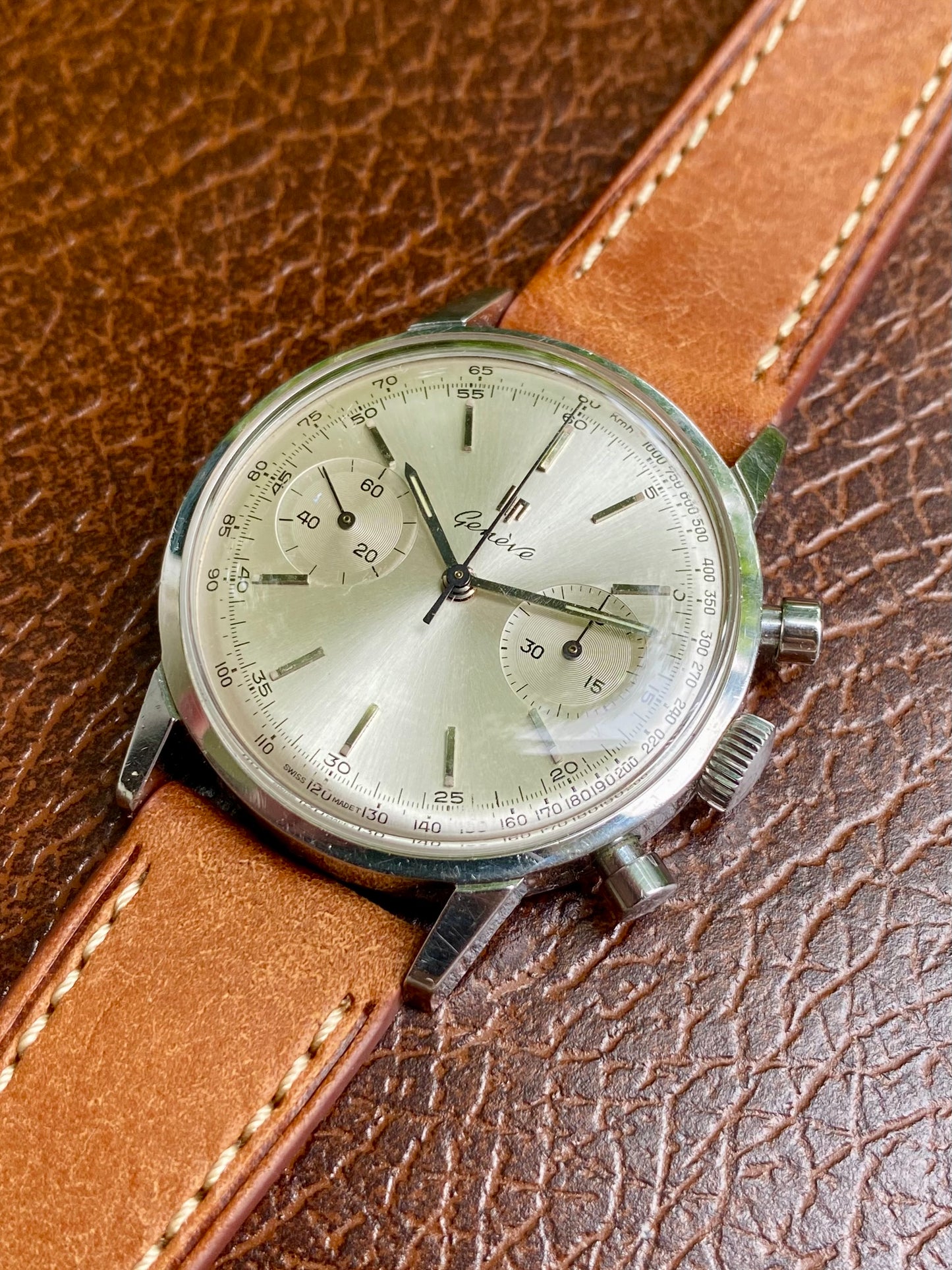 LIP Genève Chronograph + Boîte - Montre Vintage Mécanique RCH830 Venus188 Acier Monobloc 1960