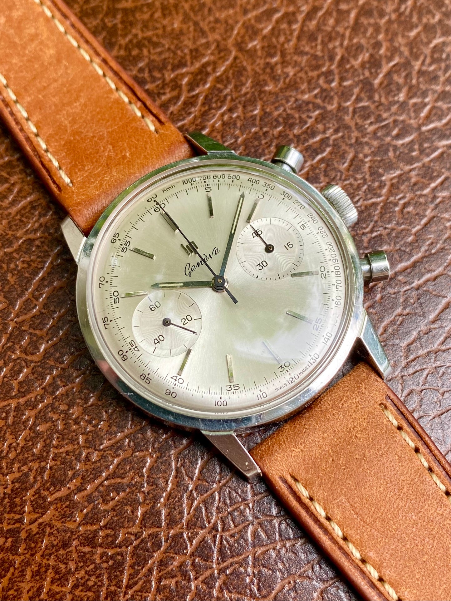 LIP Genève Chronograph + Boîte - Montre Vintage Mécanique RCH830 Venus188 Acier Monobloc 1960